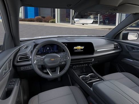 New 2026 Chevrolet Traverse LT w/ Driver Confidence Package AWD/4WD image 15
