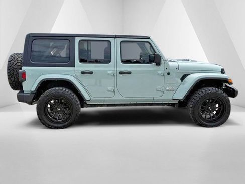 Used 2023 Jeep Wrangler Unlimited Sahara w/ Cold Weather Group AWD/4WD image 8