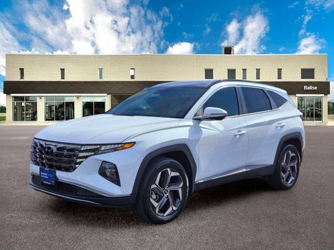 Certified 2023 Hyundai Tucson Limited w/ Winter Package AWD/4WD image 5