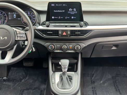 Used 2023 Kia Forte LXS w/ LXS Technology Package FWD image 21
