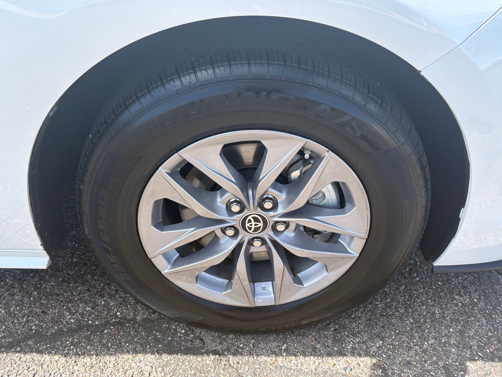 Used 2023 Toyota Sienna XLE FWD image 9