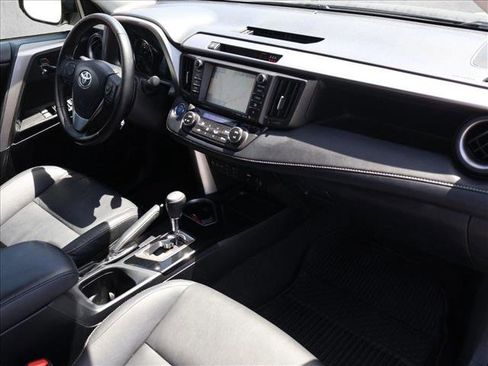 Used 2018 Toyota RAV4 Limited AWD/4WD image 28