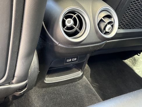 Used 2019 Alfa Romeo Stelvio Ti image 11