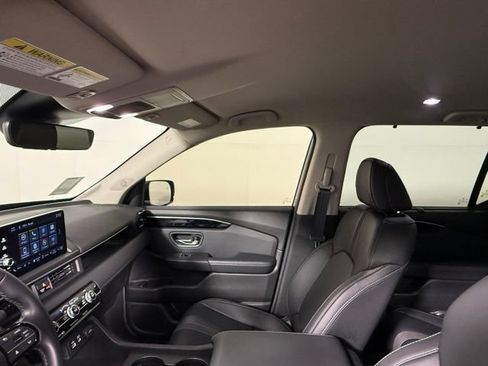 Used 2025 Honda Pilot EX-L image 34