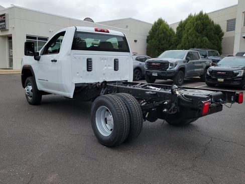 New 2026 GMC Sierra 3500 Pro AWD/4WD image 5