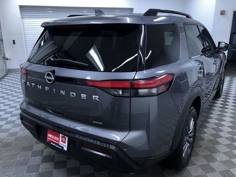 Used 2025 Nissan Pathfinder SV image 36