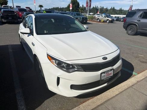 Used 2017 Kia Optima EX w/ Technology Package FWD image 3