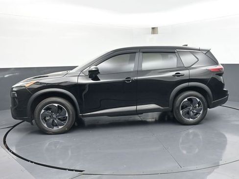 Used 2024 Nissan Rogue SV image 4