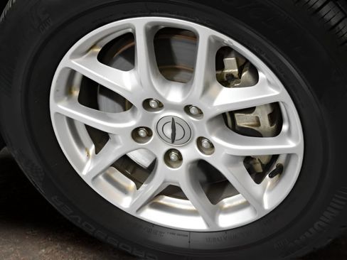 Used 2023 Chrysler Voyager LX FWD image 6