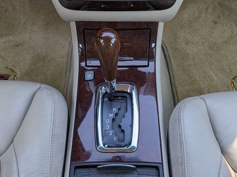 Used 2011 Cadillac DTS Luxury image 18