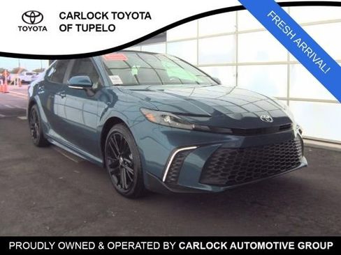 Used 2026 Toyota Camry SE w/ Convenience Package image 3