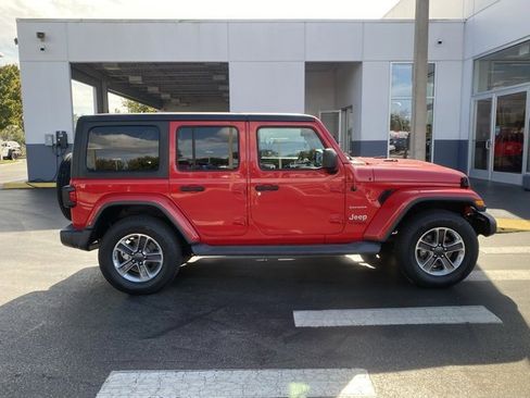 Used 2020 Jeep Wrangler Unlimited Sahara image 9
