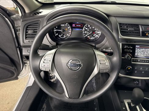 Used 2016 Nissan Altima 2.5 S w/ Power Driver Seat Package image 10