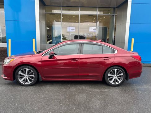 Used 2017 Subaru Legacy 3.6R Limited AWD/4WD image 9