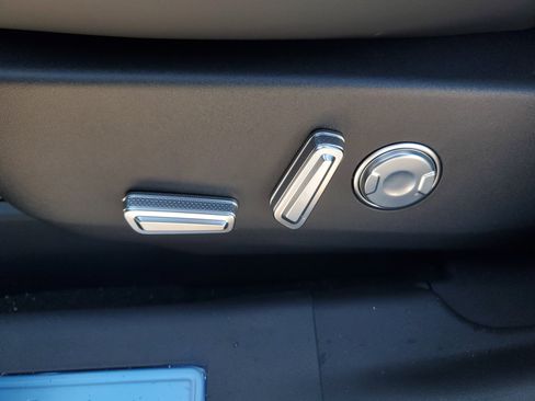 New 2026 Lincoln Nautilus Premier image 11