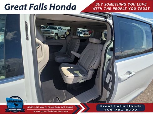 Used 2021 Chrysler Pacifica Limited w/ Premium & Safety Sphere Group AWD/4WD image 13