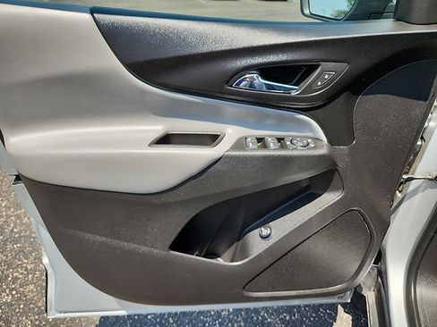 Used 2022 Chevrolet Equinox LT FWD image 14