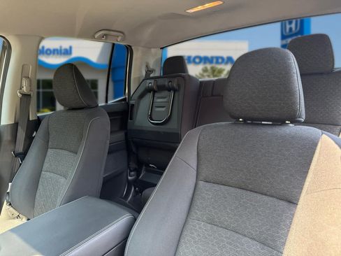 Used 2025 Honda Ridgeline Sport image 15