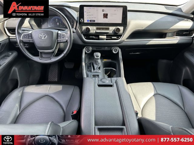 Certified 2024 Toyota Grand Highlander AWD image 18