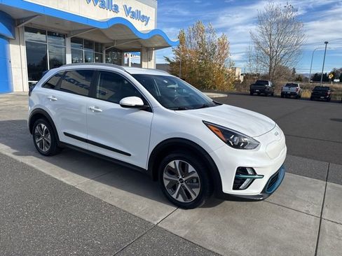 Used 2022 Kia Niro EX w/ Cold Weather Package image 2