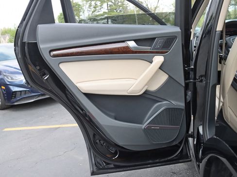 Used 2018 Audi Q5 2.0T Premium Plus w/ Premium Plus Package image 37