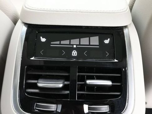Used 2024 Volvo XC90 B6 Plus w/ Protection Package Premier AWD/4WD image 33