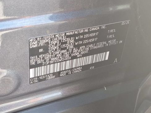 Used 2025 Toyota RAV4 XLE AWD/4WD image 32