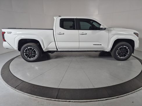 New 2026 Toyota Tacoma SR5 AWD/4WD image 5