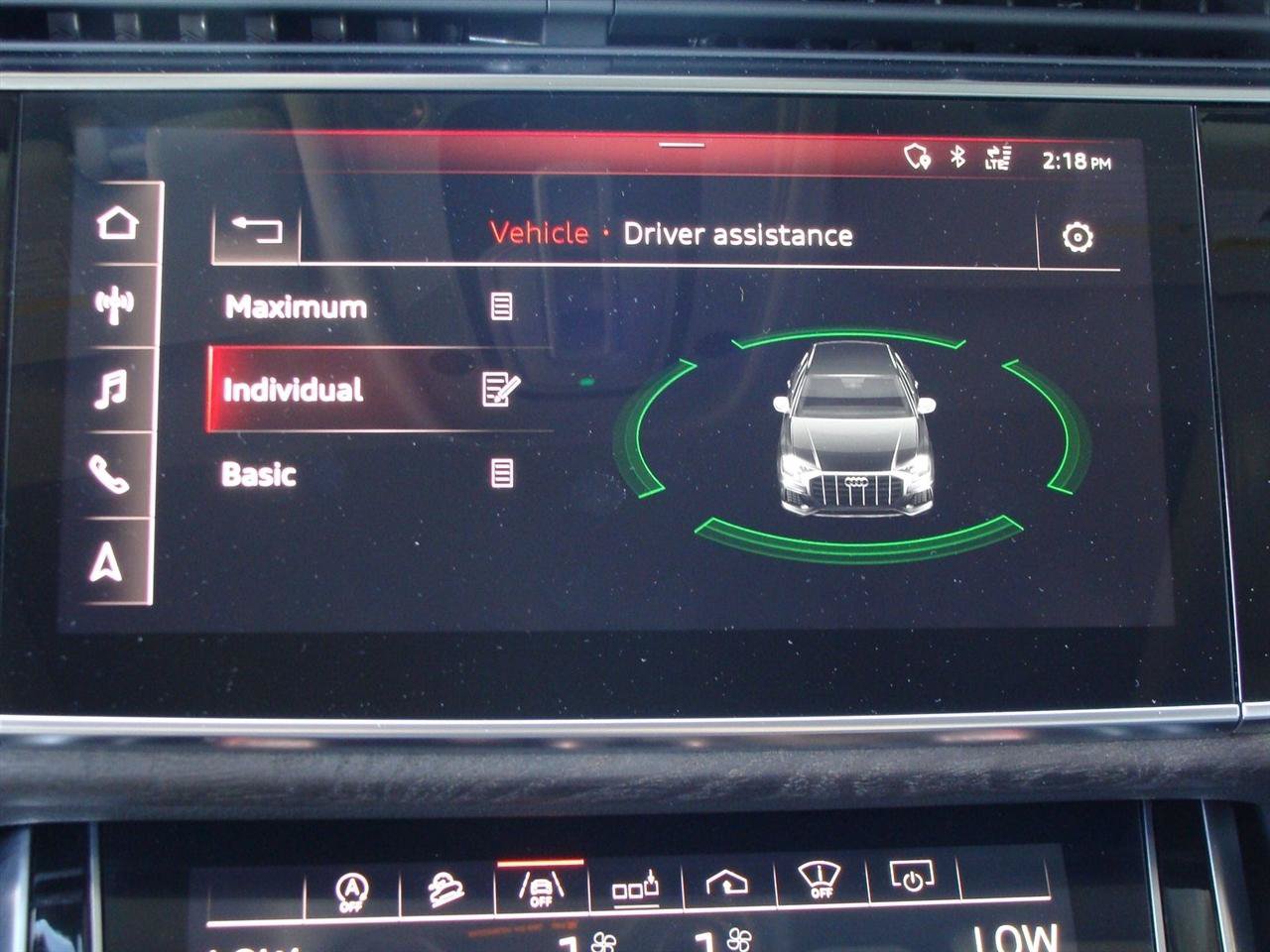 Used 2019 Audi Q8 Prestige AWD/4WD image 23