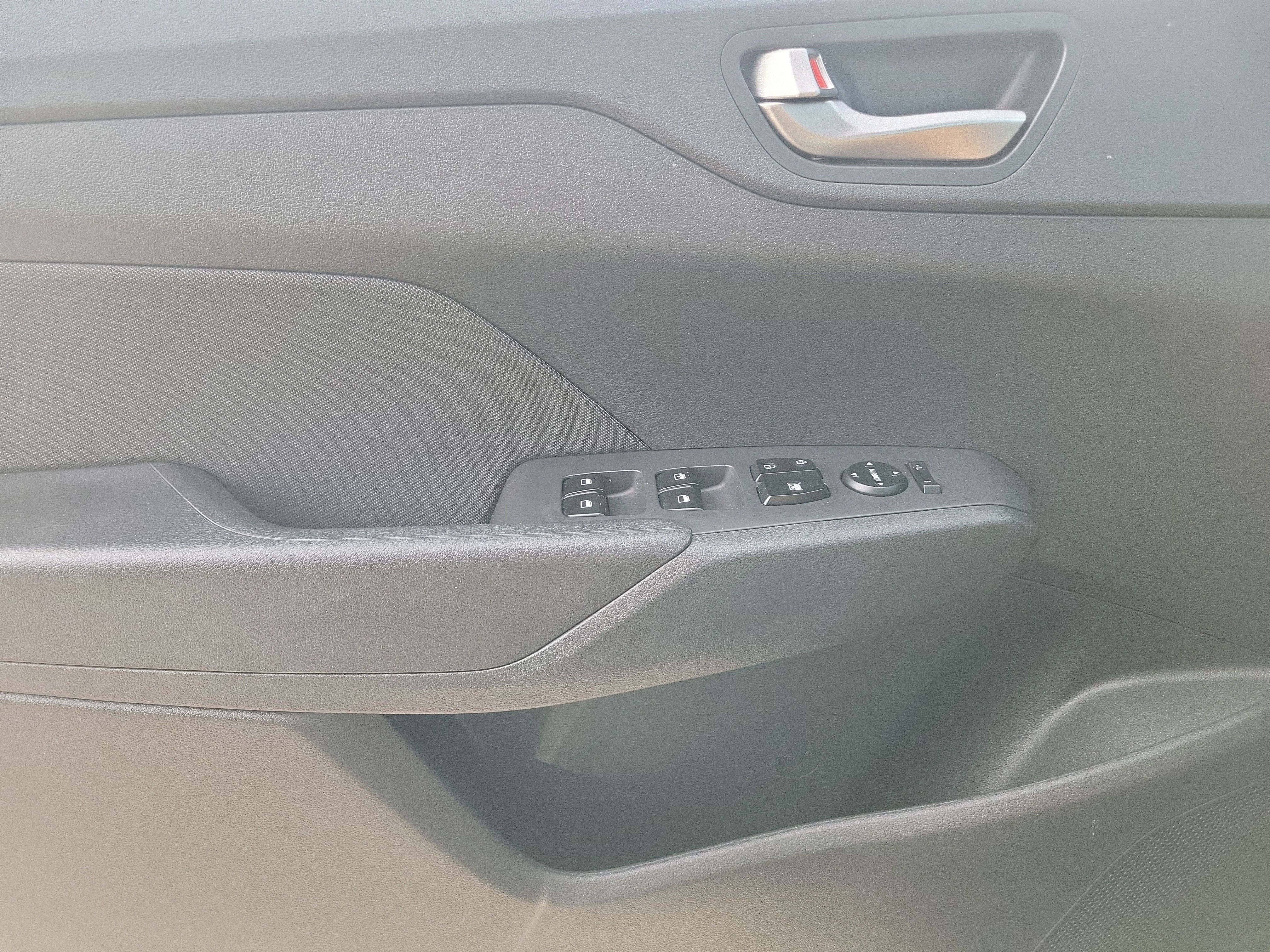 Used 2022 Hyundai Accent SEL FWD image 25