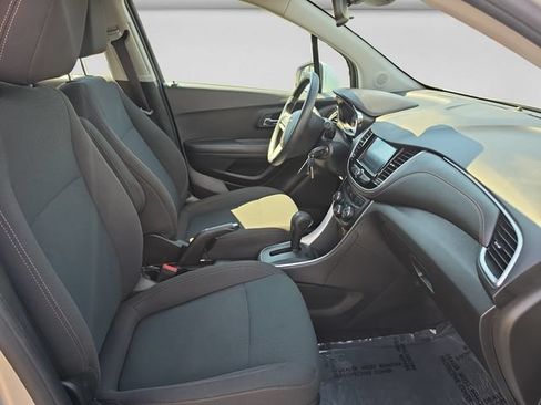 Used 2017 Chevrolet Trax LS AWD/4WD image 16