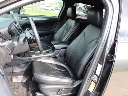 Used 2019 Lincoln MKC Premiere FWD image 15