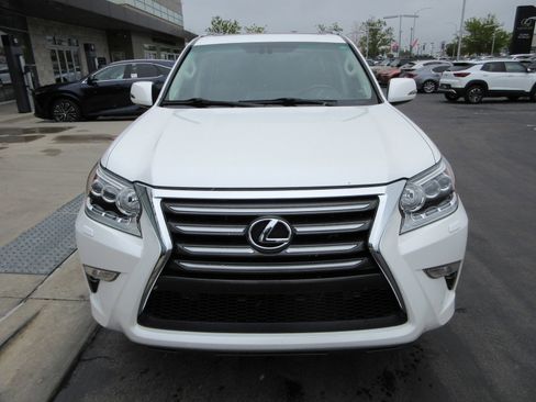 Used 2018 Lexus GX 460 Luxury w/ Preferred Accessory Package AWD/4WD image 14