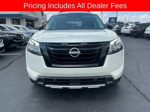 Used 2024 Nissan Pathfinder SL w/ SL Premium Package FWD image 7