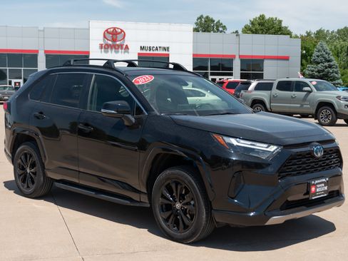 Used 2023 Toyota RAV4 SE w/ Convenience Package AWD/4WD image 1