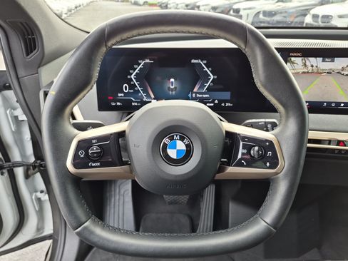 Used 2026 BMW iX xDrive45 w/ Premium Package AWD/4WD image 18