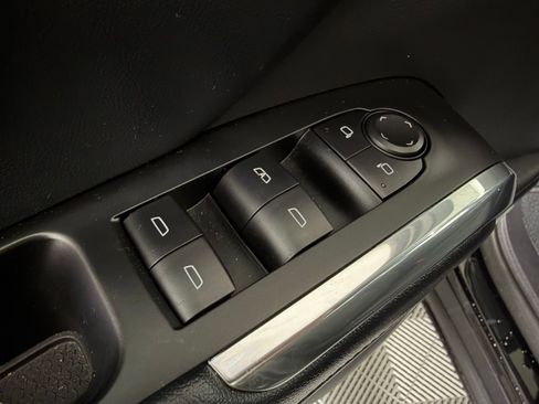Used 2025 Chevrolet Traverse LT w/ Enhanced Driving Package AWD/4WD image 10
