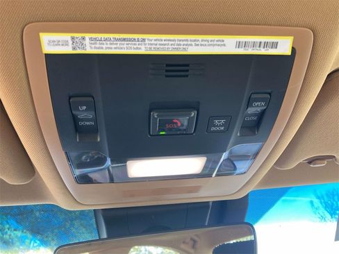 Used 2025 Lexus ES 300h w/ Premium Package image 18