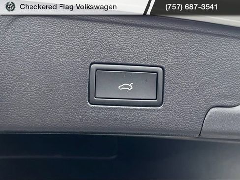 New 2026 Volkswagen Atlas Cross Sport SE AWD/4WD image 16