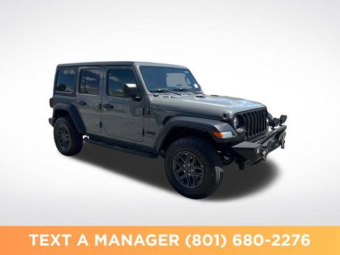 Used 2022 Jeep Wrangler Unlimited Sport AWD/4WD image 7