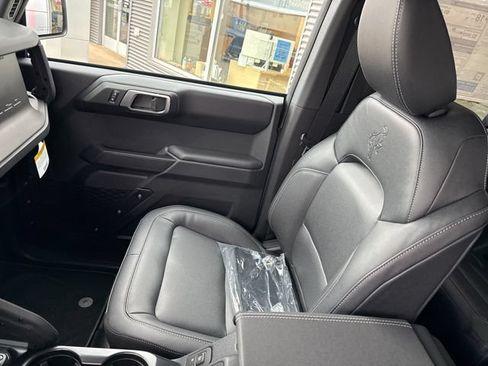 New 2025 Ford Bronco Badlands w/ Sasquatch Package AWD/4WD image 33