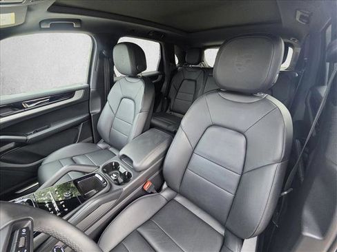 Used 2025 Porsche Cayenne image 14