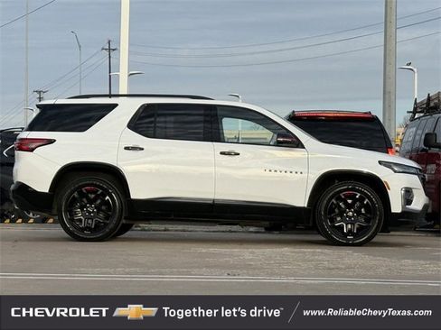 Certified 2022 Chevrolet Traverse Premier w/ Redline Edition image 5