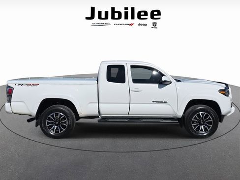 Used 2020 Toyota Tacoma TRD Sport image 36