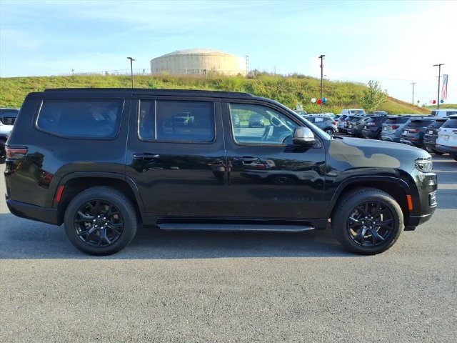Used 2024 Jeep Wagoneer Series II AWD/4WD image 5