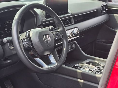 Used 2024 Honda Pilot Touring image 34