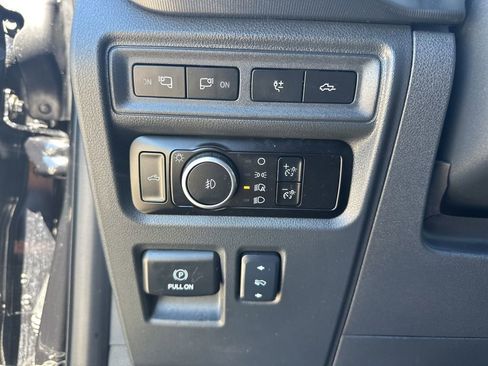 Used 2024 Ford F150 Platinum image 28