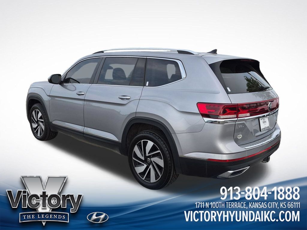 Used 2024 Volkswagen Atlas SEL AWD/4WD image 3