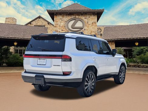 Used 2024 Lexus GX 550 w/ Accessory Package (Z1) AWD/4WD image 2