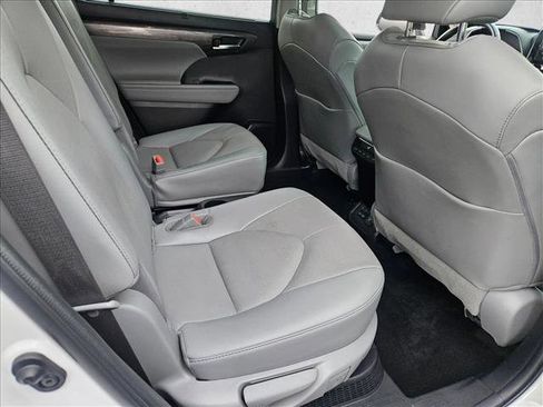 Used 2022 Toyota Highlander Limited image 20